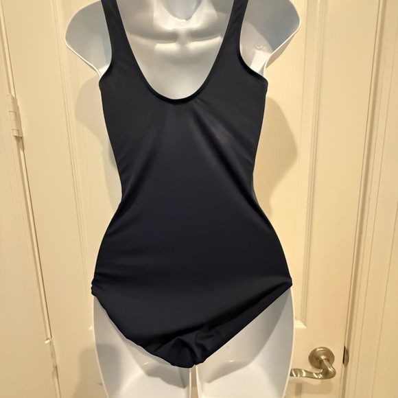 Islander Navy Blue Floral top women’s Piece Swimsuit size 6 - Picture 2 of 3